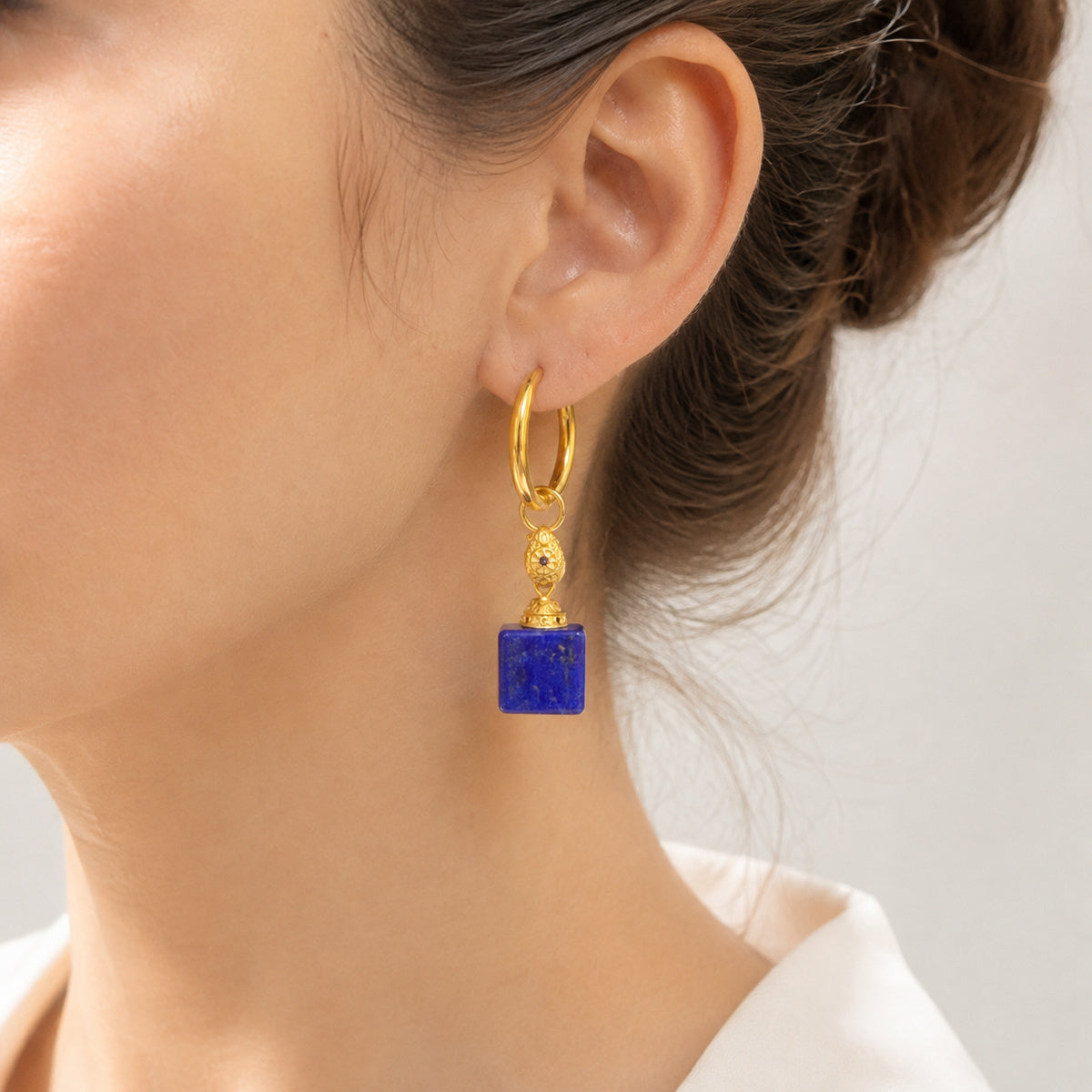 Clear Cube Heart Earrings detail