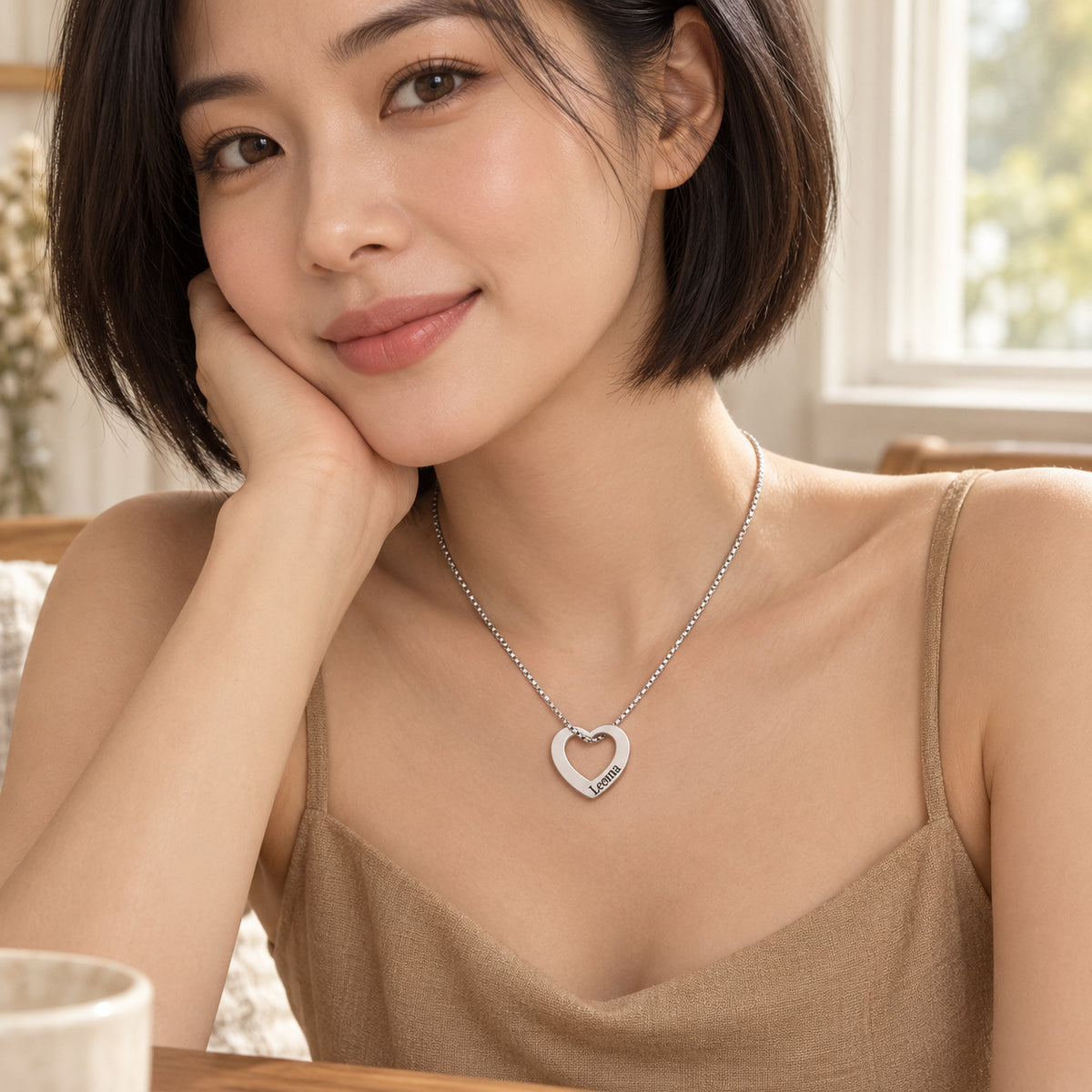 Personalized Multi-Heart Name Necklace detail