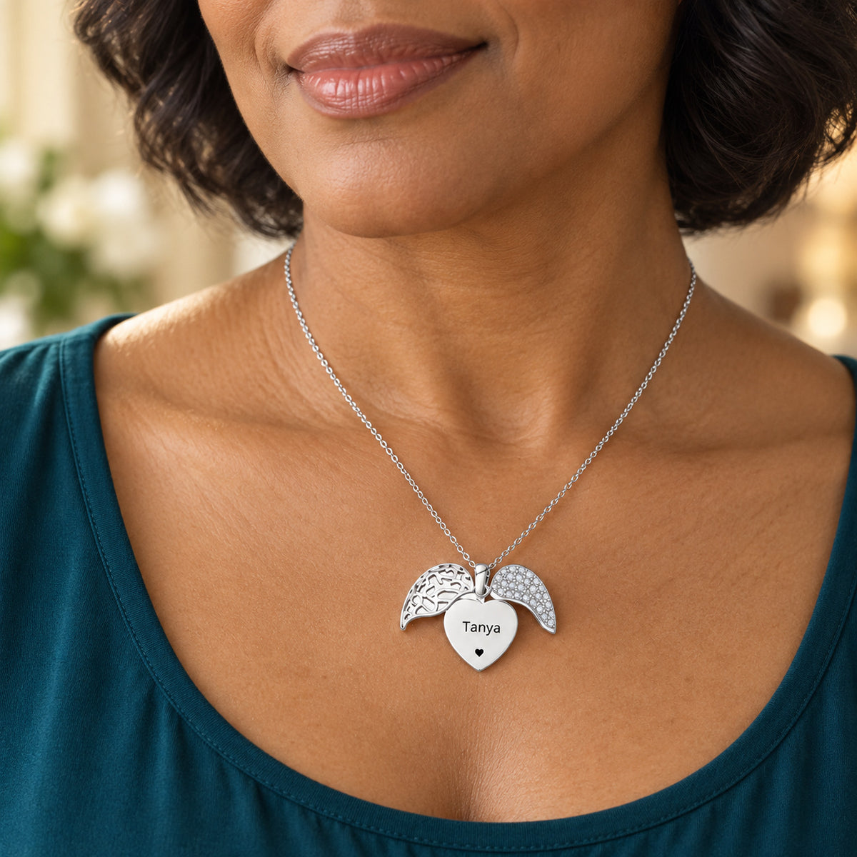Personalized Angel Wing Name Necklace detail